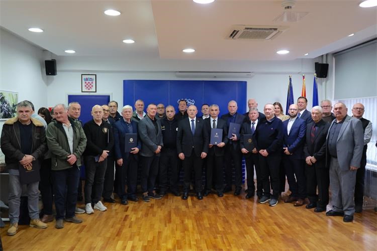 Slika /Foto 2025-8/MHB 03.12.2025.___0001.JPG